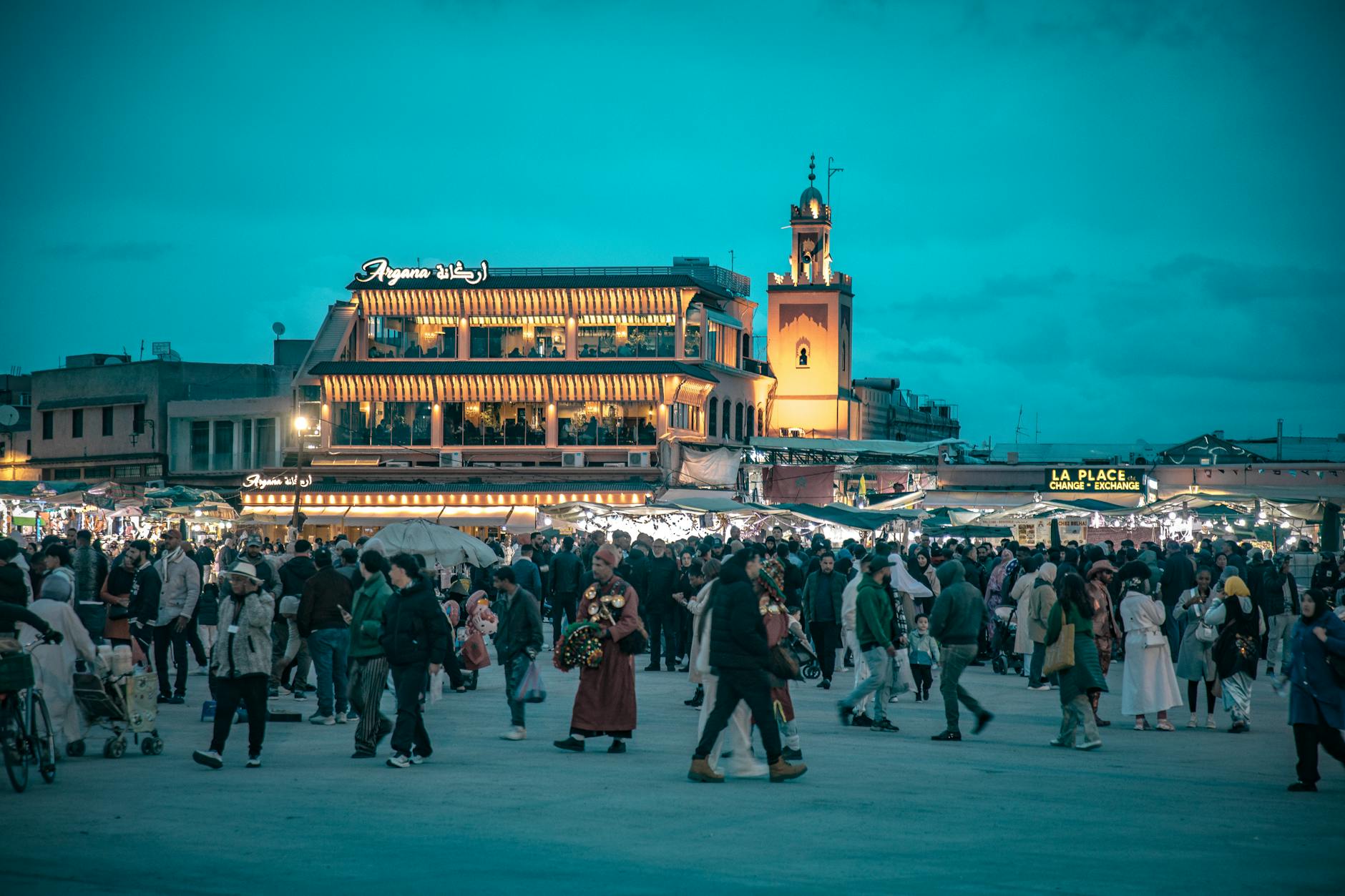 Jemaa el-Fnaa square at sunset